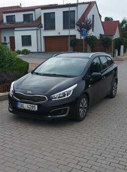 Kia Ceed SW 1.6 CRDi 100kw, koupeno v ČR, servis KIA