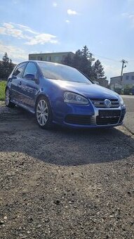 VOLKSWAGEN GOLF R32