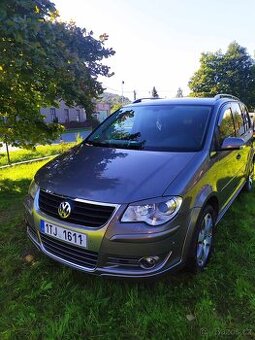 VW Touran CROSS