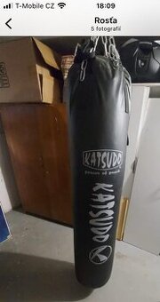 Boxovací rukavice 2x a držák na boxovaci pytel