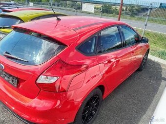 FORD FOCUS III 1,6i 77KW BENZÍN r.v 4/2011