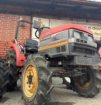 Japonský traktor Mitsubishi MT-201