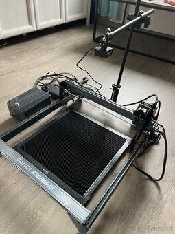 PROFI 20W gravírka/řezačka + podložka a KAMERA - jako nový