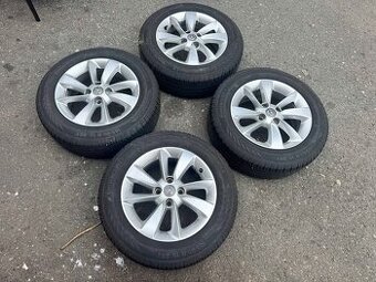 Krásné obuté alu kola OPEL 185 65 R 15 s pěkným letním vzork