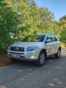 Toyota RAV4 2.2 D-CAT, 4x4, 3. Maj, 2x Pneu, Výhřev