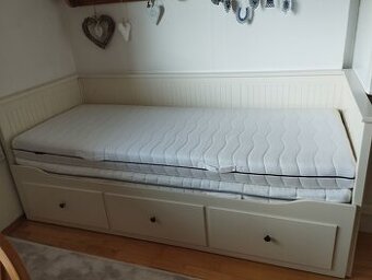 postel Ikea Hemnes