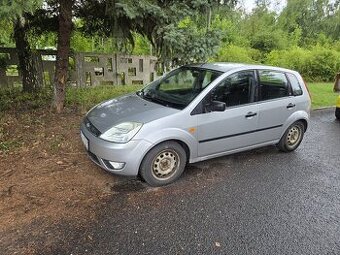 Prodam POJIZDNY AUTO na dily
