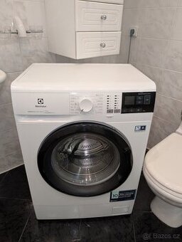 Pračka Electrolux PerfectCare 600 EW6F428BC bílá