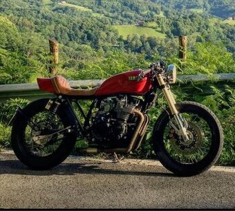 Cafe racer Yamaha XJ 550 cena za dvě motorky