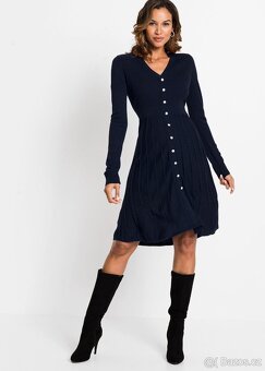 Elegantní krásné úpletové šaty 36/38