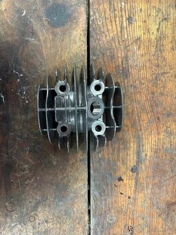 Jawa 50 Pionyr/pařez 550 555 Čištěna originál hlava válce