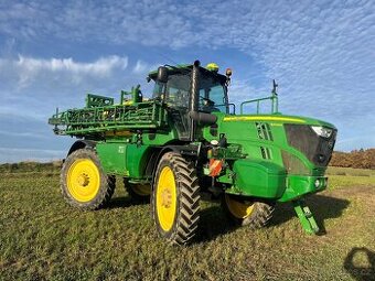 samochodný postřikovač JD R4040i