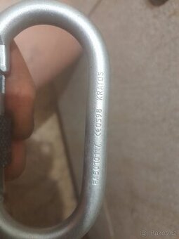 Bezpečnostní karabiny