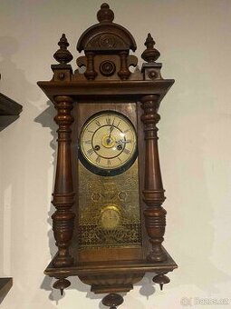 Nástěnné mechanické kyvadlové hodiny