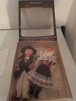 Panenky v lidových krojích