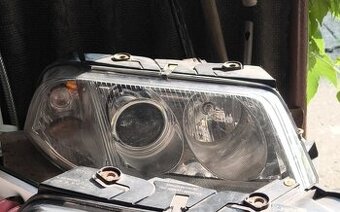 Přední pravé halogenové světlo passat b5.5