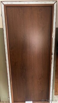 Vchodoé lastové dveře