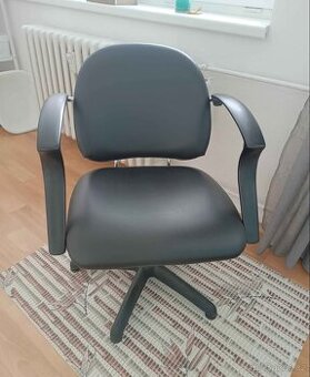 Kadeřnické křeslo