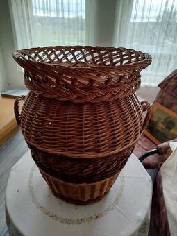 proutěný koš na prádlo