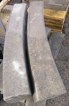 Betonové obrubníky