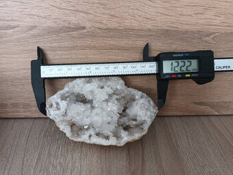 Větší křišťálová geoda. - 1