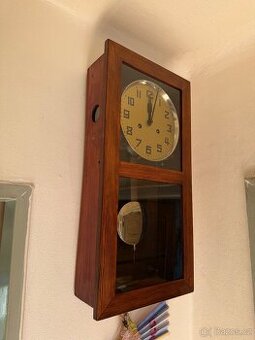 Starožitné kyvadlové hodiny po rekonstrukci