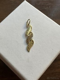 Zlatý přívěsek