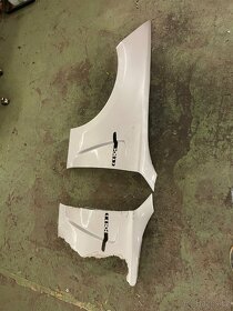 BMW E82 E88 E87 E81 Přední blatníky Kerscher 1M vzhled