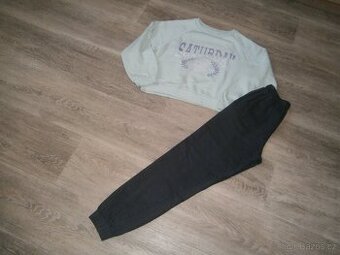 tepláky+ mikina vel. 140