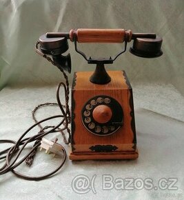 Starý telefon Tesla, typ CS 20