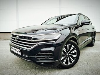 VW Touareg 3,0TDi 4x4 VZDUCH,  KŮŽE, Tažné , r.v.12/2020 DPH