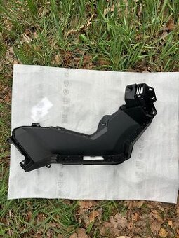 Honda ADV350 plast nášlapu pravý (64311-K2L-D00)