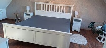 Manželská postel a noční stolky Ikea