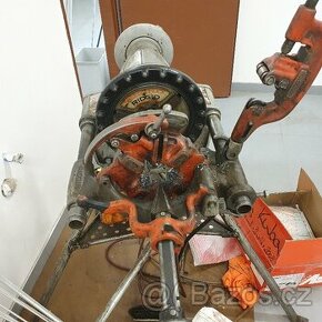 Závitořez Ridgid 300 + hlava 141 do 4" - 1