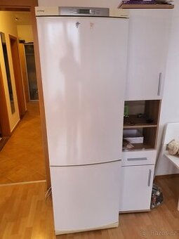 180cm lednice AEG + 3 šuplíkový mrazák