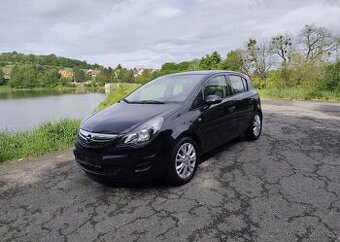 Opel Corsa 1.2 16v Klima, Malé Km benzín manuál 51 kw