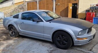 Prodám Ford Mustang 4.0 - V6 USA