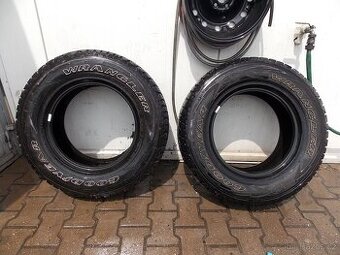 Celoroční pneu 245/75 R17