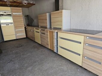 Kompletní kuchyně ZEBRAWOOD vč. spotřebičů
