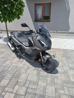 Honda Adv 350