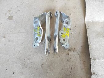 Prodám Škoda Octavia 3 panty kapoty L + P