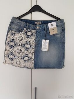 Krásná nová modrá sukně s vyšíváním s visačkou Denim Co