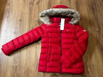 Nová- Tommy Jeans velikost M péřová bunda