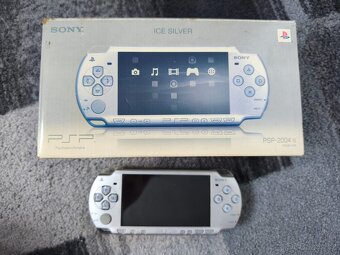 Herní konzole PlayStation portable - 2004