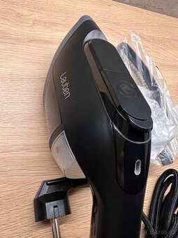 Nový napařovač oděvů Lauben Handheld Steam Iron 1950BC
