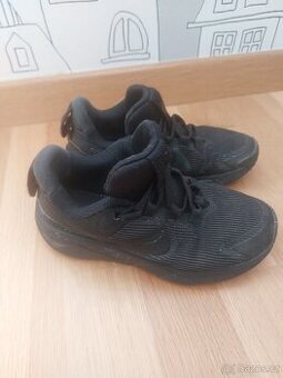 Dětské boty Nike Run, velikost 30