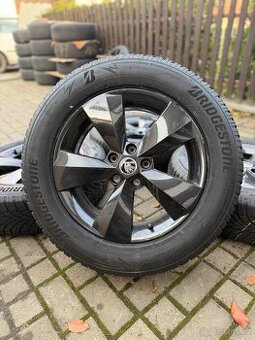 ORIGINÁL Alu Škoda NANUQ R17, 5x112 - ZIMNÍ PNEU