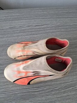 Chlapecké kopačky Puma, velikost 37