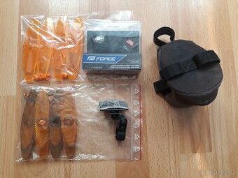 Blikačky, odrazky a brašna pod sedlo