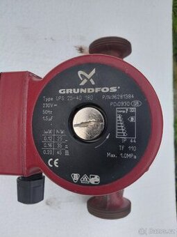 Oběhové čerpadlo Grundfos UPS 25-40 180